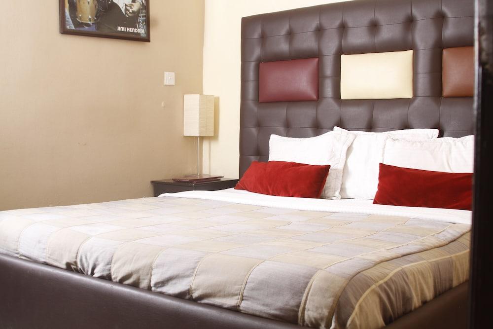 The W Hotel — 4-Star Luxury Hotel in Lagos, Nigeria