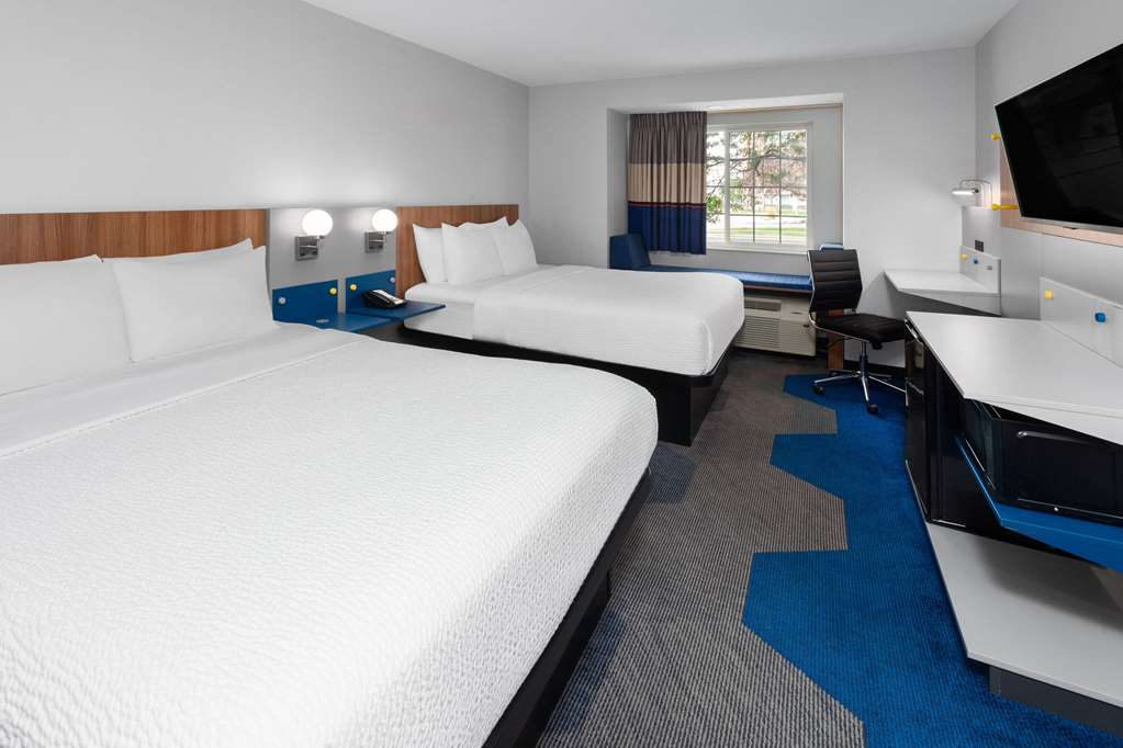 Microtel Inn by Wyndham Janesville - photo 19