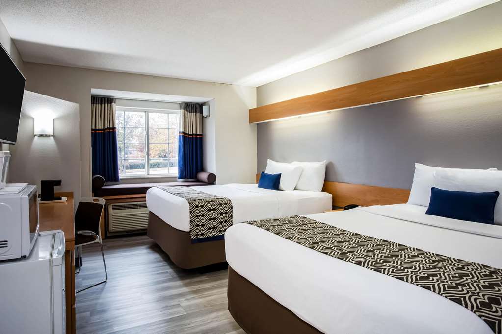 Microtel Inn & Suites by Wyndham Southern Pines Pinehurst - photo 10