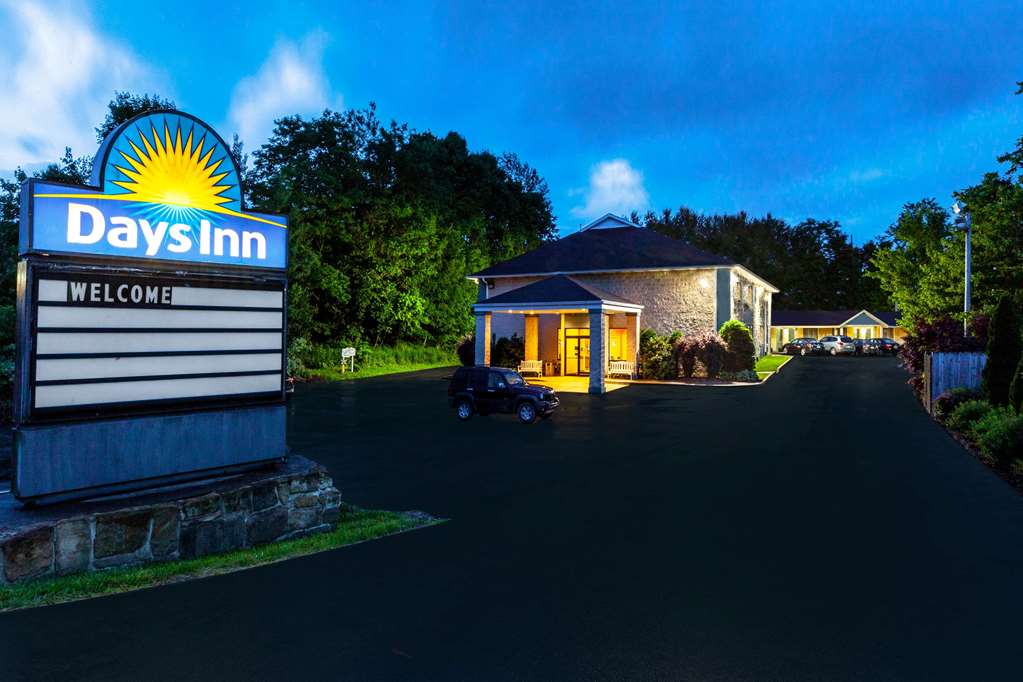 Days Inn by Wyndham Donegal in Pittsburgh, United States