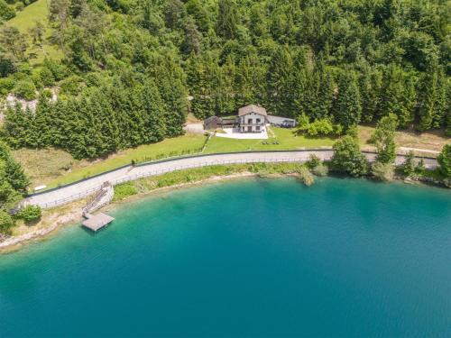 Villa Ledro with Garden And Private Dock — 4-Star Luxury Hotel in Pieve Di Ledro, Italy