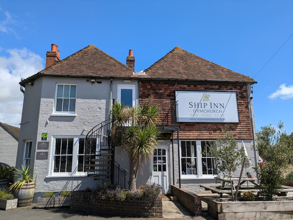 The Ship Inn — 4-Star Luxury Hotel in Dymchurch, United Kingdom