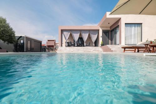 Villa Argola — 4-Star Luxury Hotel in Vrsi, Croatia