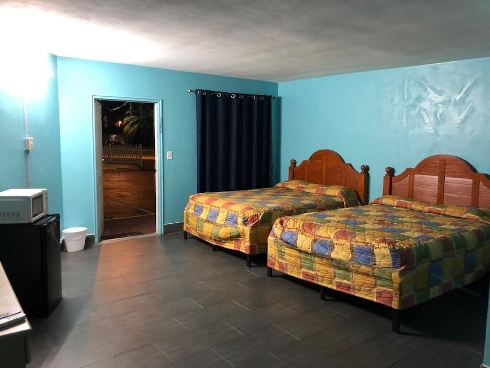 Slumberland Motel - photo 7