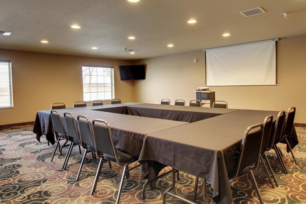 Cobblestone Hotel & Suites Waynesboro - photo 56