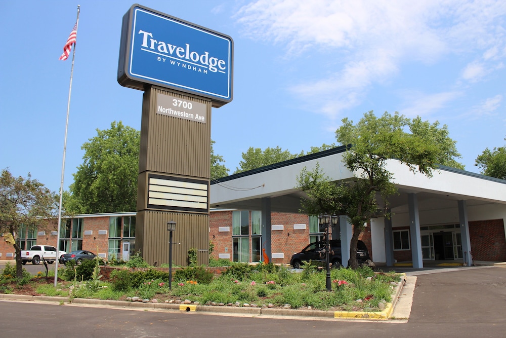 Travelodge by Wyndham Water s Edge Hotel Racine - photo 17