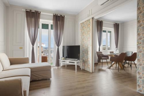 Maison G new design apartment with balcony — 4-Star Luxury Hotel in Rome, Italy