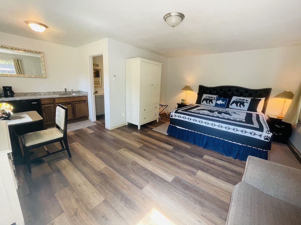Riverfront Lodging - photo 25