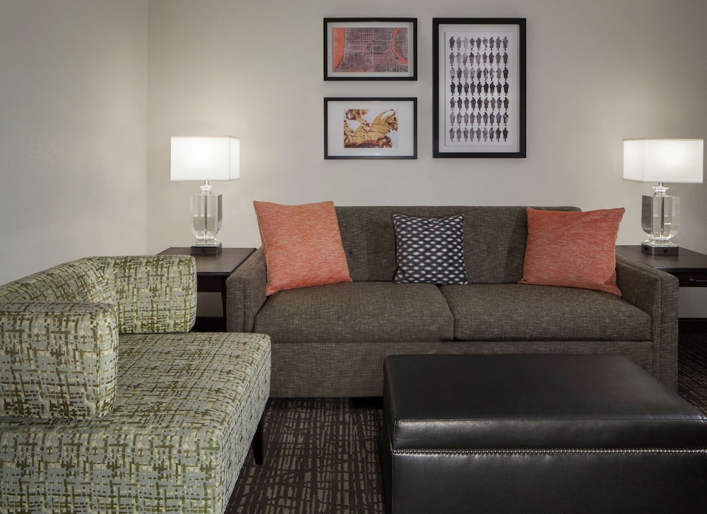 Embassy Suites by Hilton Philadelphia Airport - photo 28