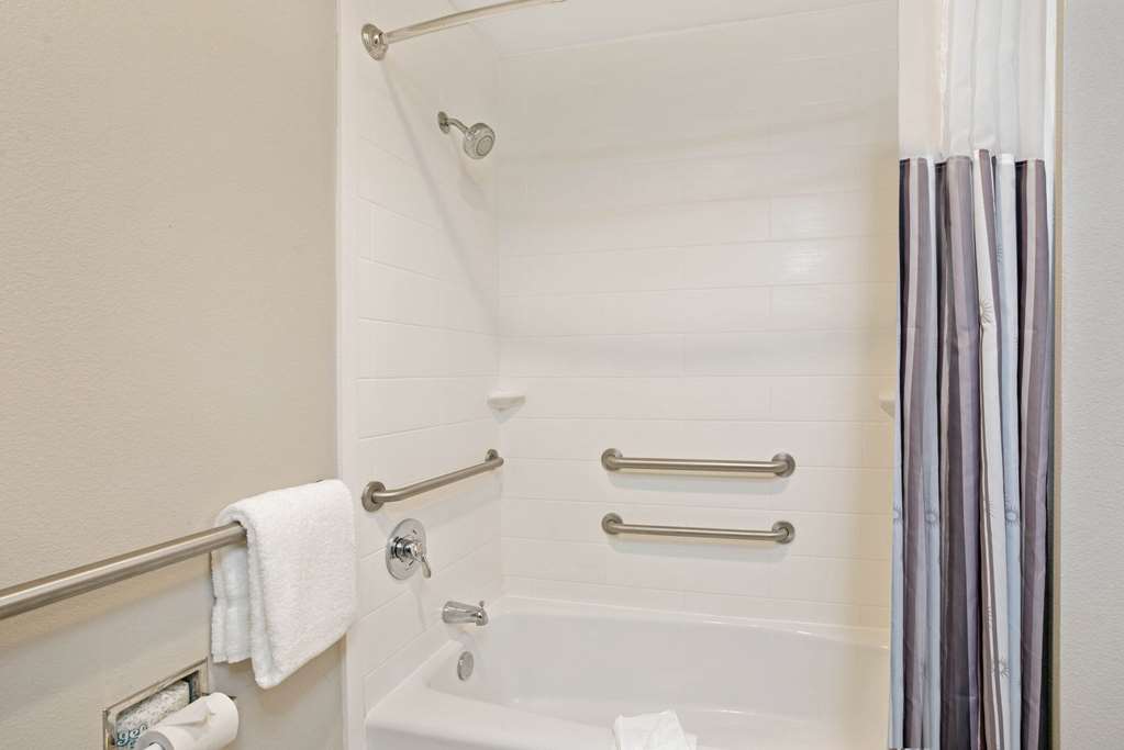 La Quinta Inn & Suites by Wyndham Corpus Christi Portland - photo 19