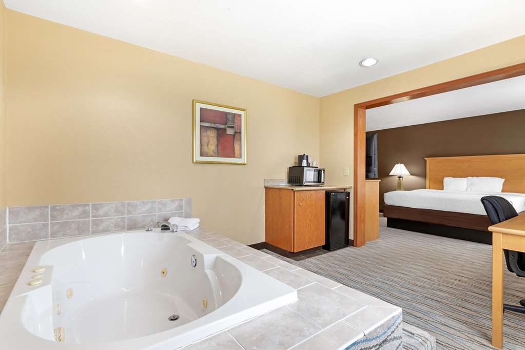 Best Western Locust Grove Inn & Suites - photo 6