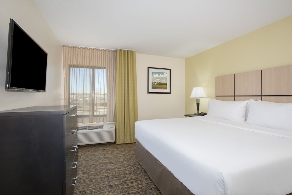 Candlewood Suites Pueblo by IHG - photo 3