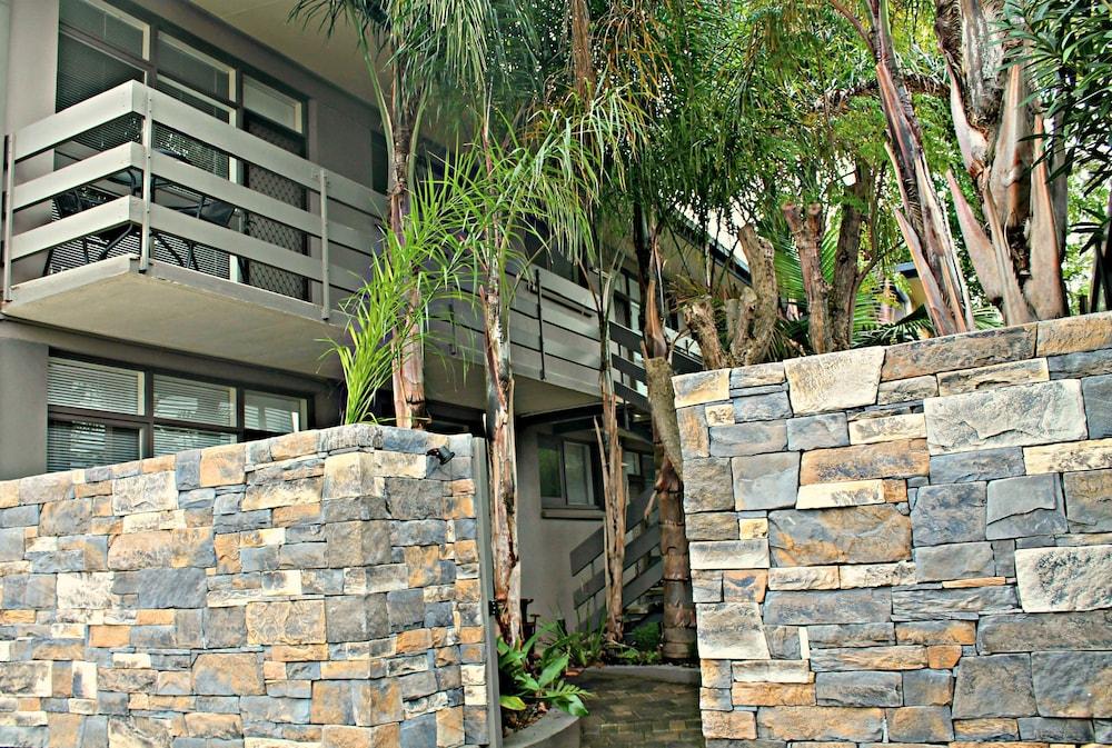 Adelaide Dresscircle Apartments Sussex St — 4-Star Luxury Hotel in Adelaide, Australia