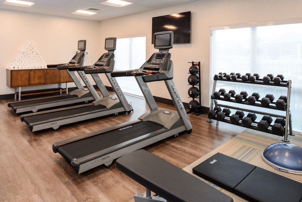 Holiday Inn Express & Suites St. Petersburg Madeira Beach by IHG - photo 45