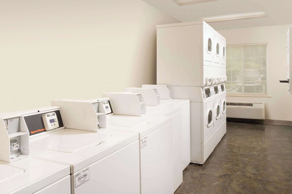 WoodSpring Suites Savannah Garden City - photo 15