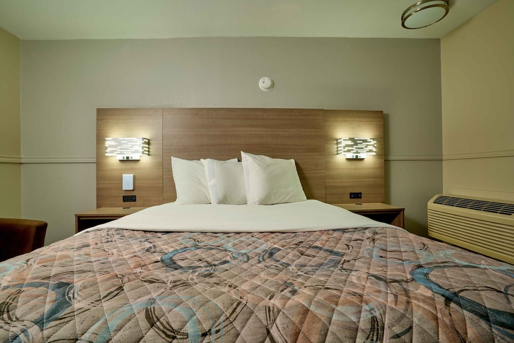 Family Garden Inn & Suites - photo 5