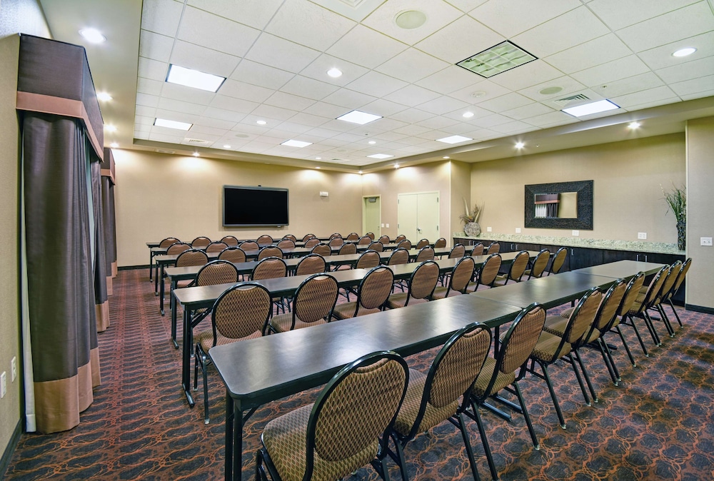 Hampton Inn Beloit - photo 41