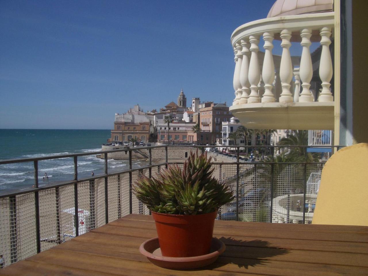 Sitges Beach Panorama — 4-Star Luxury Hotel in Sitges, Spain