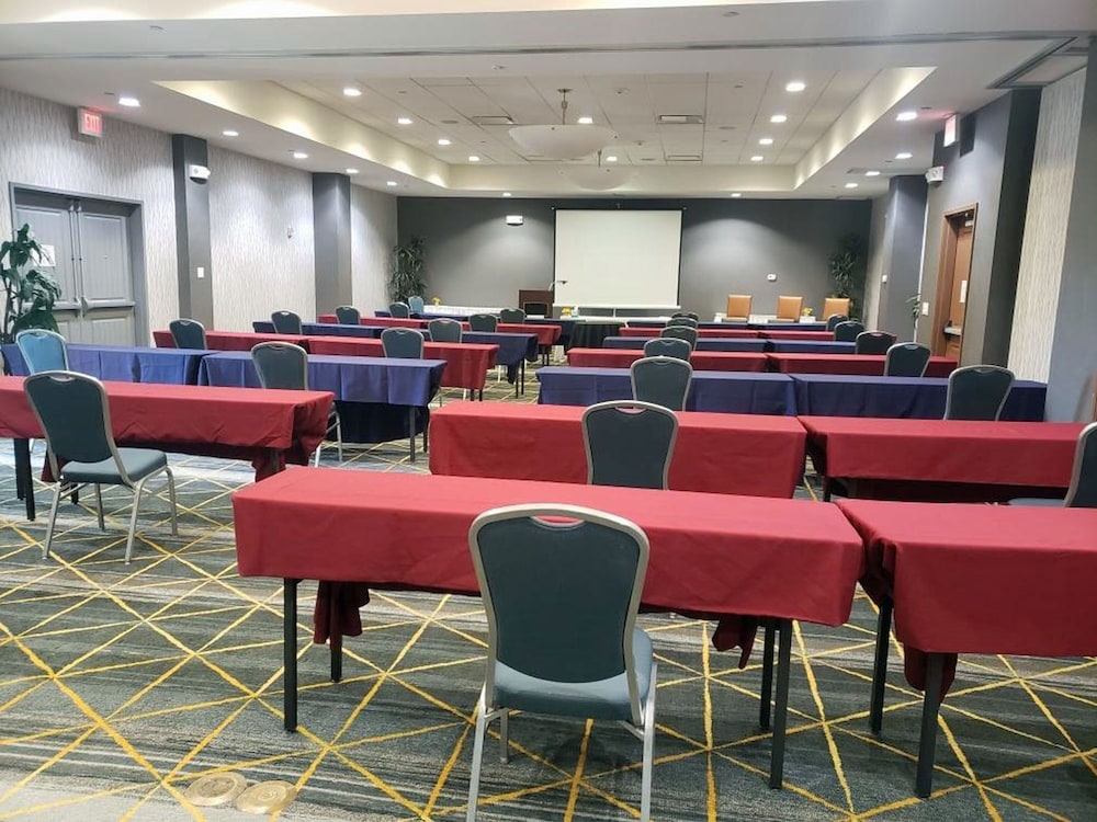 Holiday Inn Hotel & Suites Phoenix Airport By Ihg - photo 48