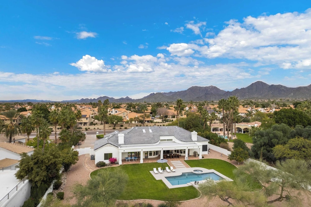 Sunridge by Avantstay Glorious Scottsdale Estate w Pool Hot Tub Ping Pong & Pool Table - photo 40