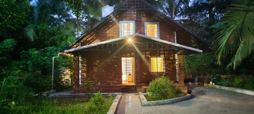 Gangadharam Tiny House 2BHK AC — Tellicherry — photo 4