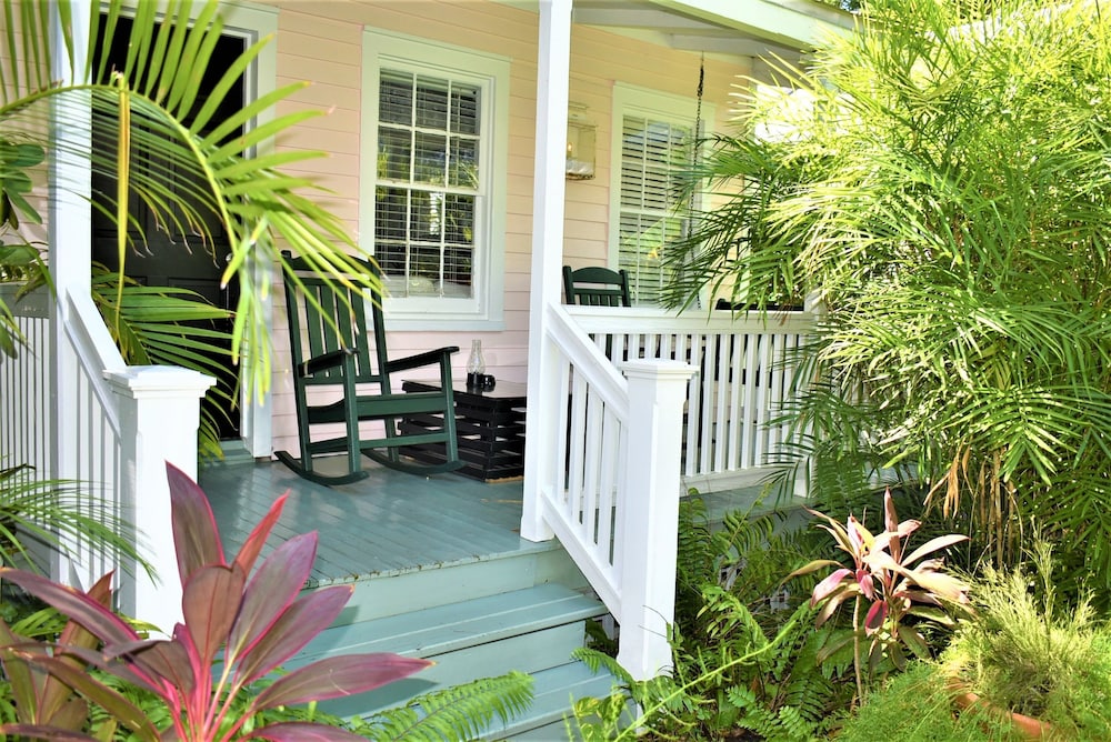 Simonton Court Historic Inn & Cottages - photo 258
