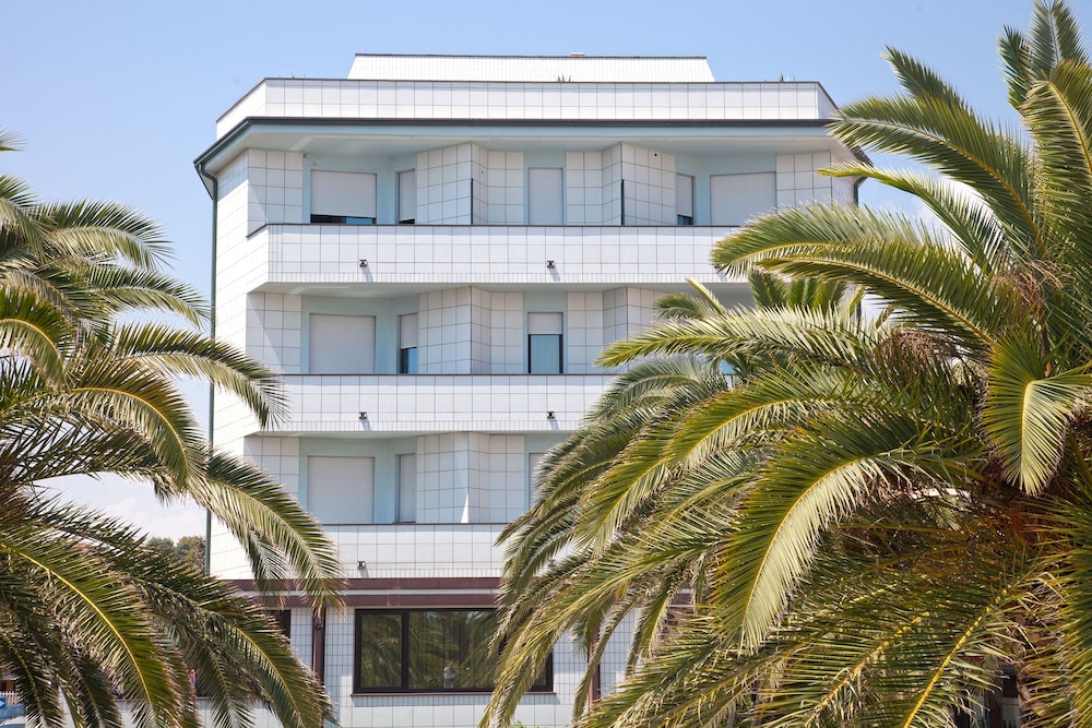 Il Timone - carbon neutral hotel in Porto San Giorgio