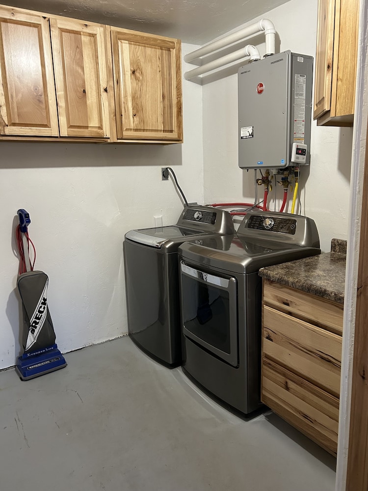 Chinook Winds Motel - photo 112