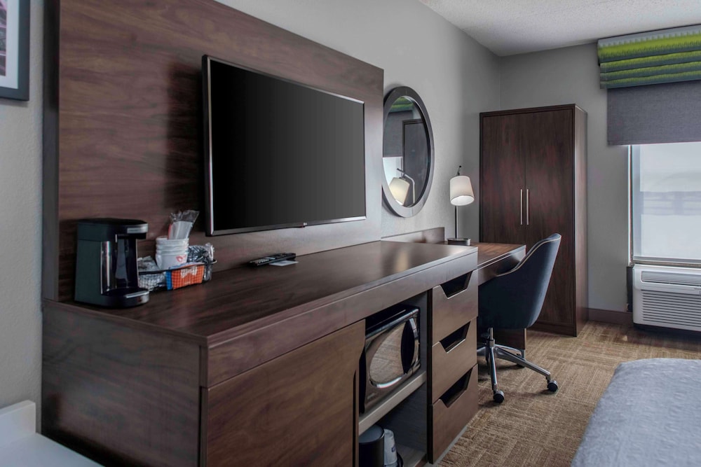Hampton Inn Detroit Northville - photo 6