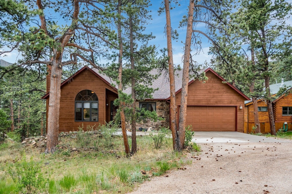 Heavenly Pines EV #3361 home — 4-Star Luxury Hotel in Estes Park, United States