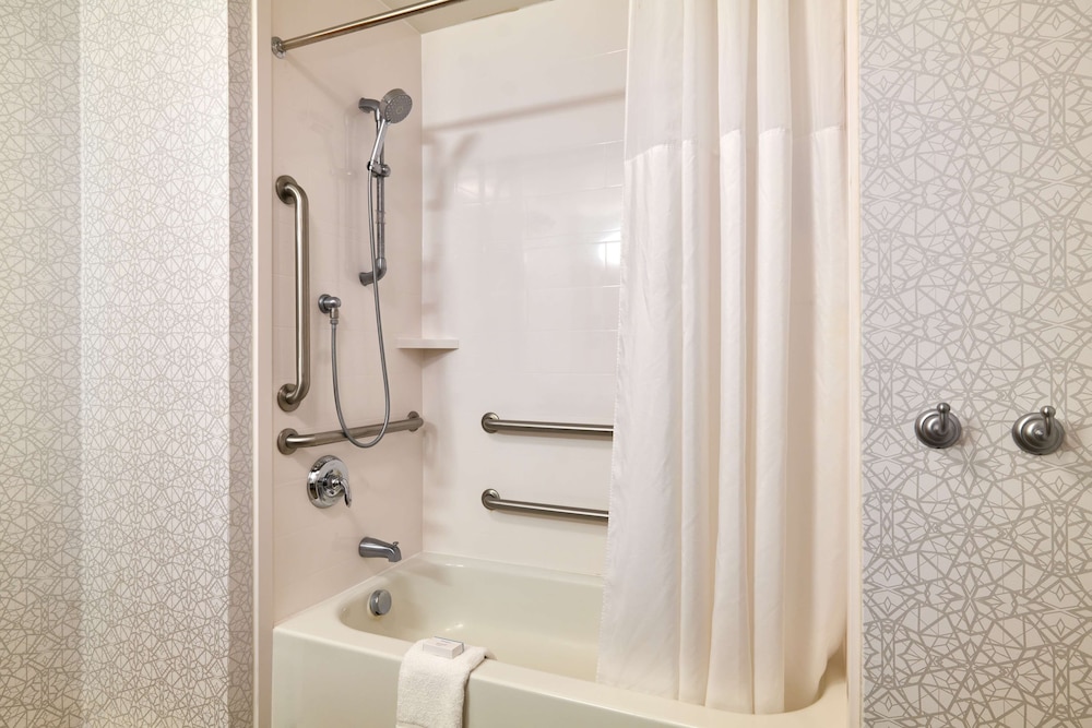 Hilton Garden Inn Bloomington - photo 28