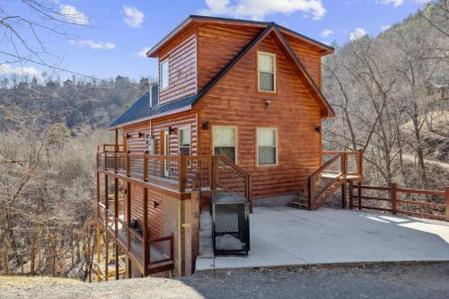 Fawn Hill Hideaway Stunning views Perfect escape — 4-Star Luxury Hotel in Sevierville, United States