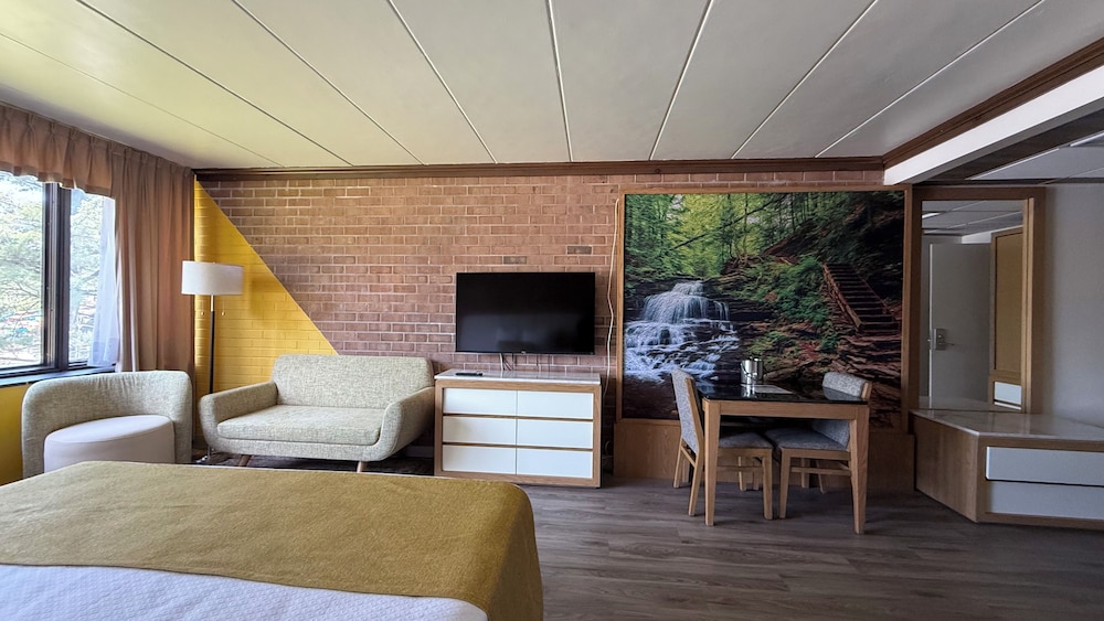 The Lodge Luxury Resort At Lake Harmony - photo 8