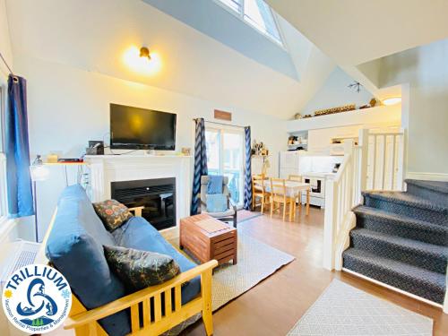 Cozy Studio Loft with 2 Baths Next to Slopes — 4-Star Luxury Hotel in Collingwood, Canada