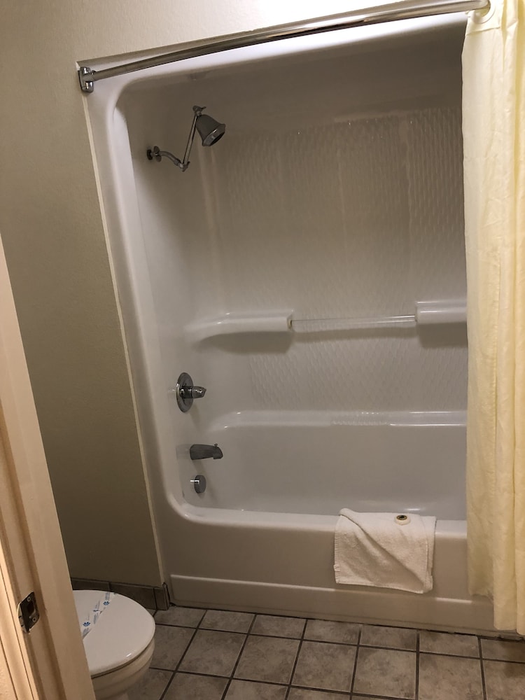 Cloverdale Wine Country Inn & Suites - photo 28