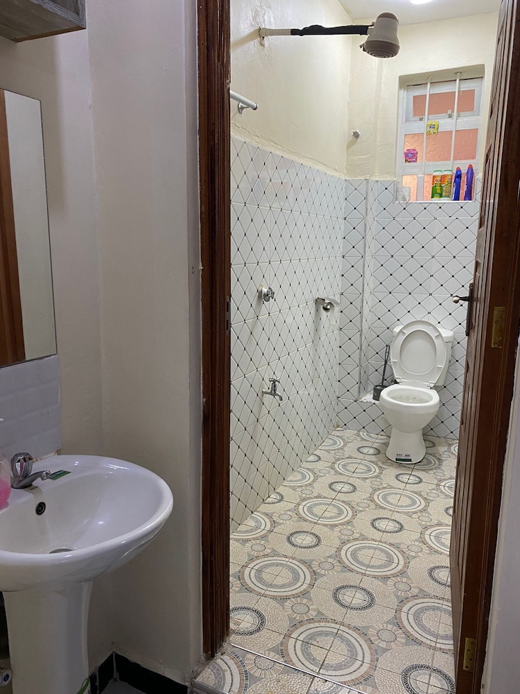 Lux Suites Millward Apartments Utawala