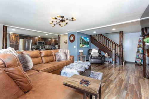 Lux 3BR Home Wildlife & Views near RMNP — 4-Star Luxury Hotel in Estes Park, United States