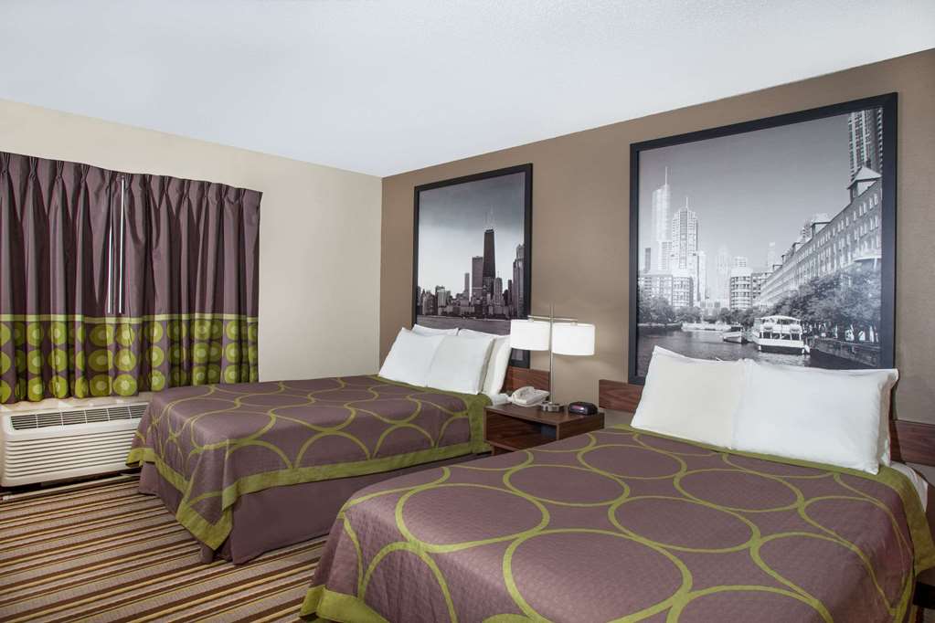 Super 8 by Wyndham Chicago Rosemont O'Hare SE - photo 8