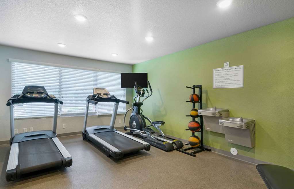 Extended Stay America Select Suites Tampa Northeast - photo 35
