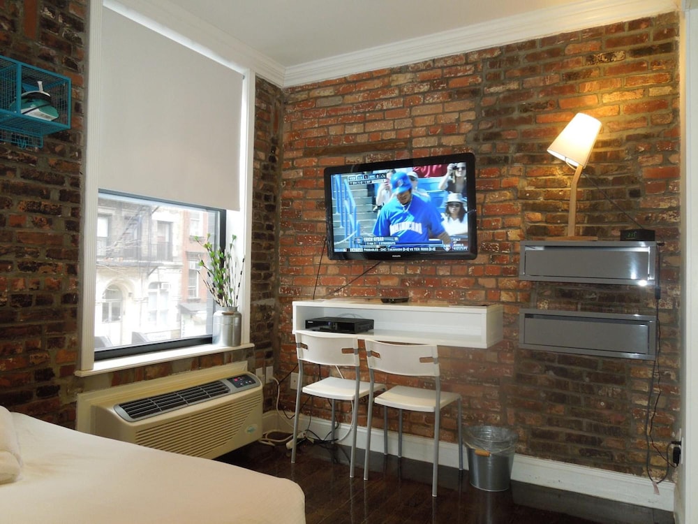 East Village Hotel - photo 13