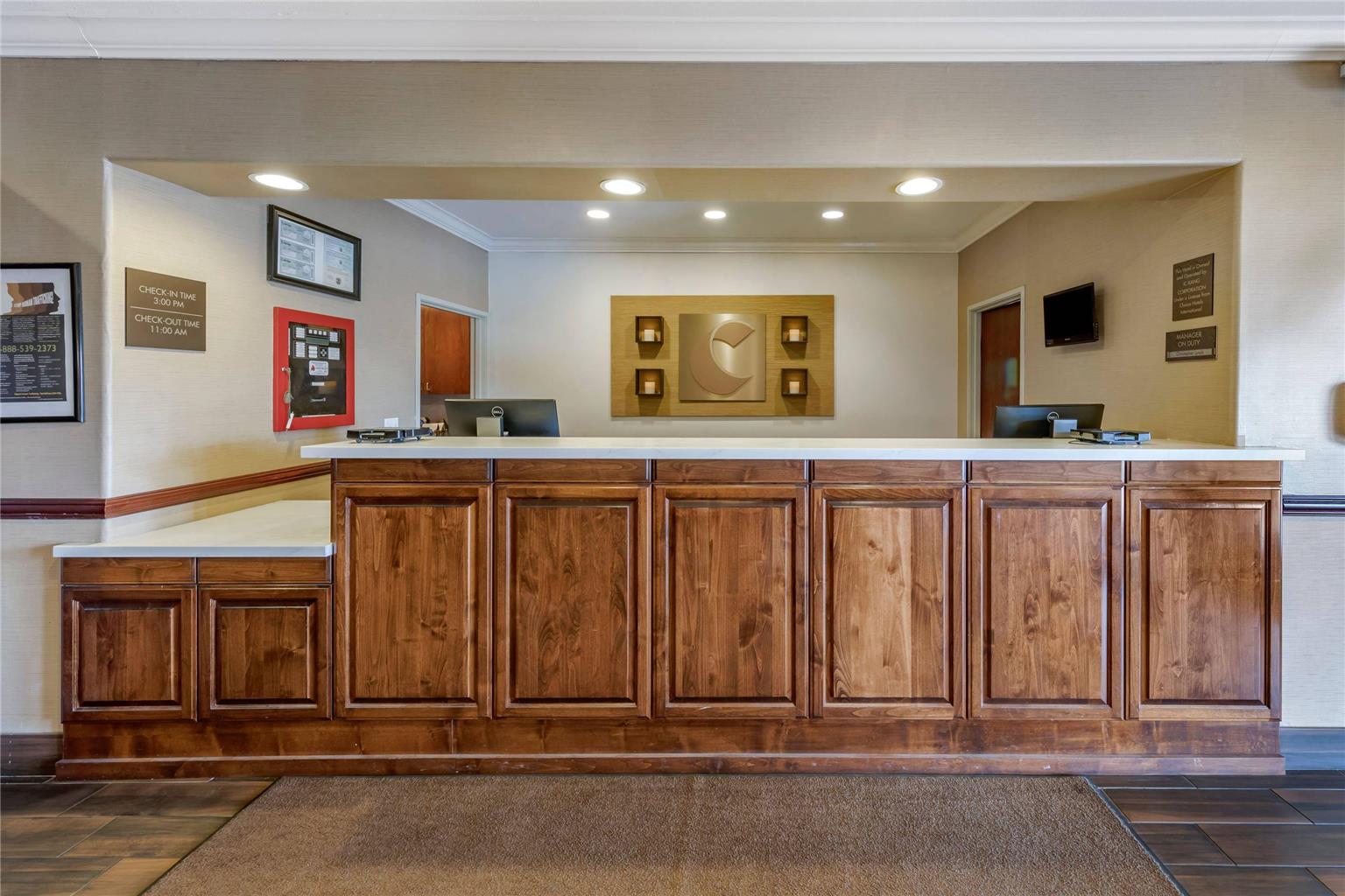 Comfort Suites Near Six Flags Magic Mountain - photo 4