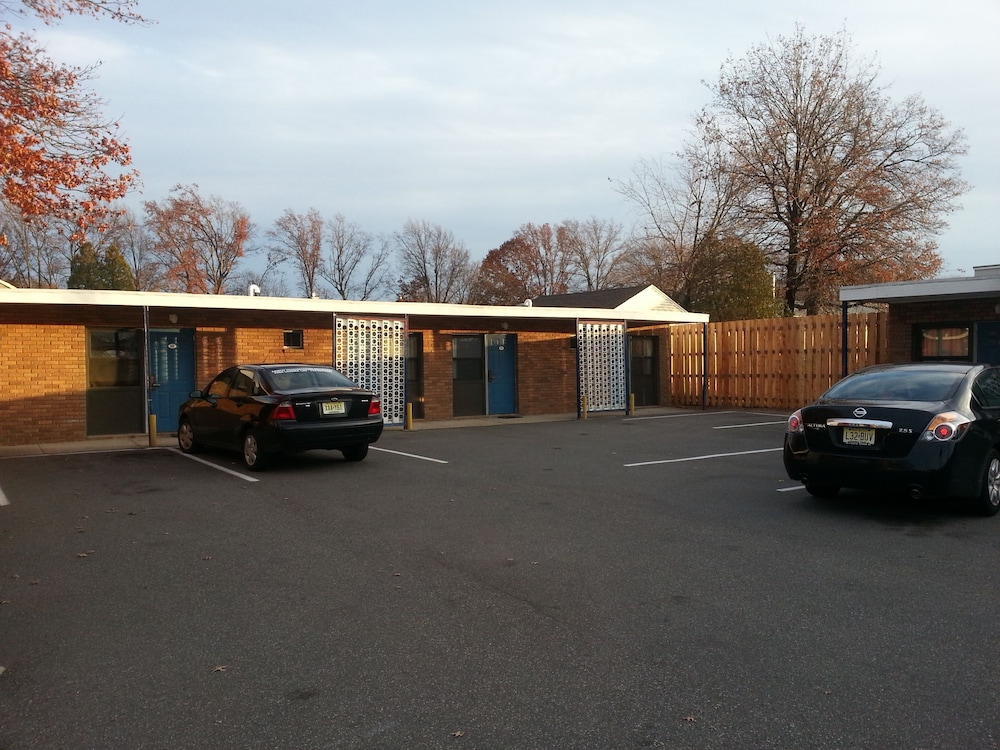 Americana Motel - photo 15