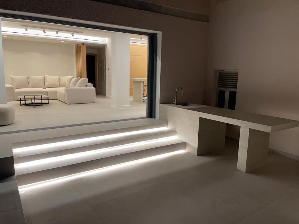 Deluxe Seafront 2 Bed