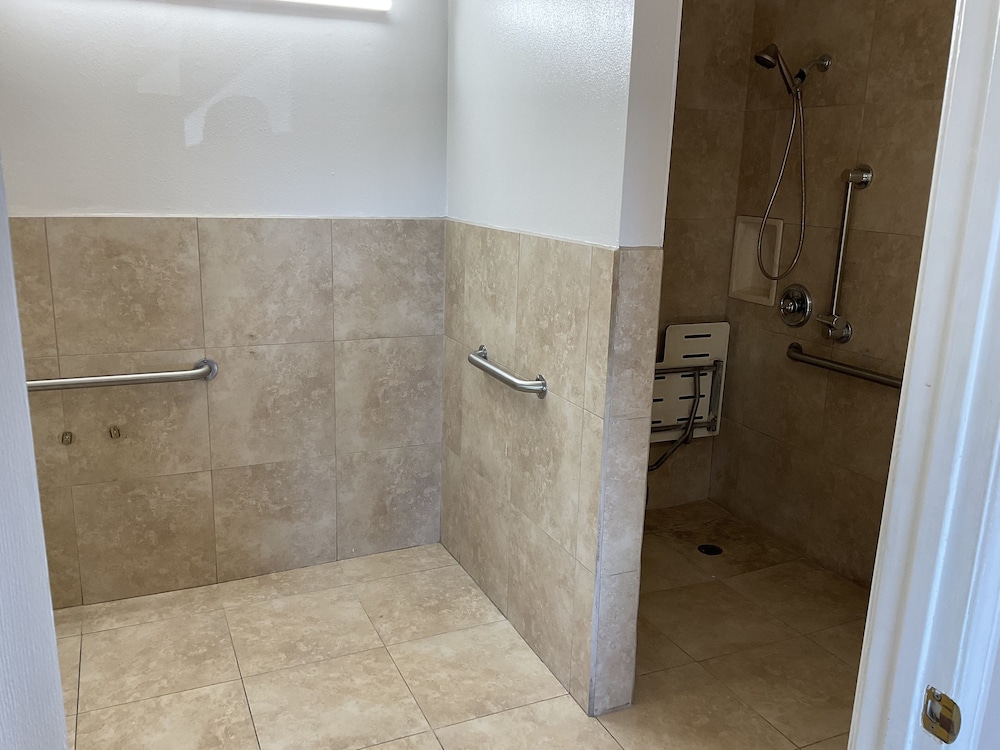 Escondido Inn - photo 21