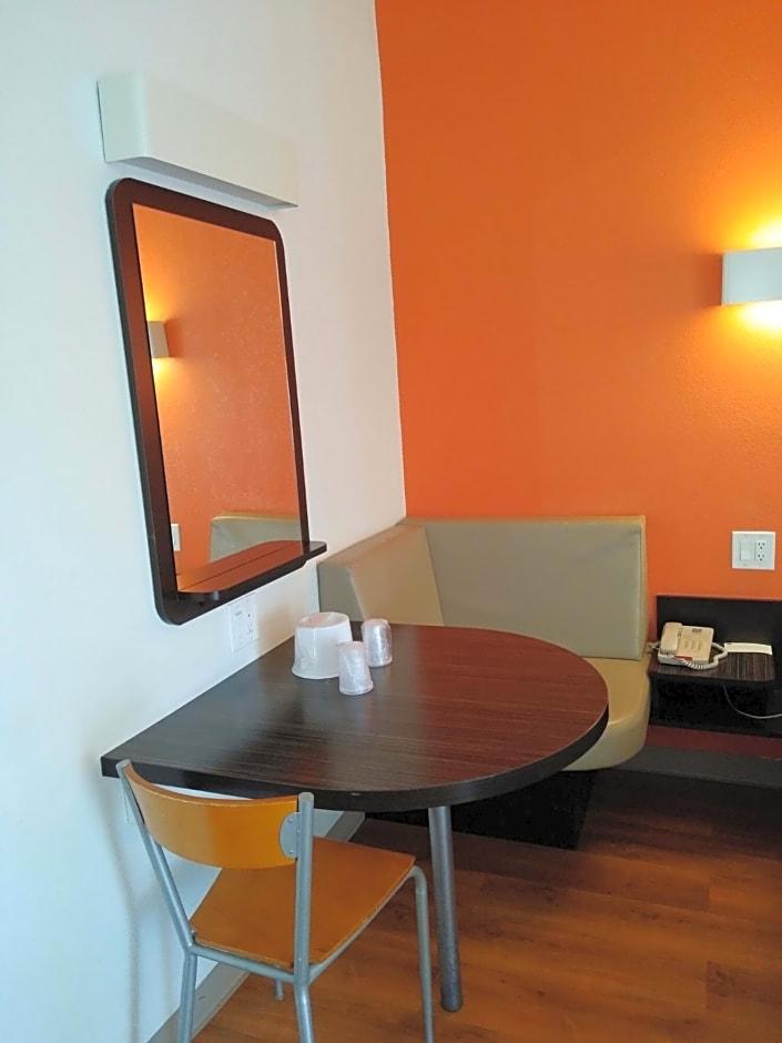 Motel 6 Tucson Airport - photo 20