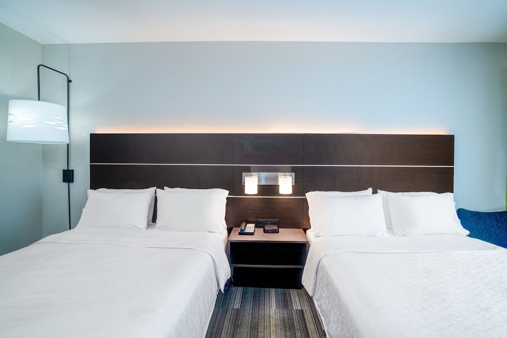 Holiday Inn Express and Suites Winona North by IHG - photo 17