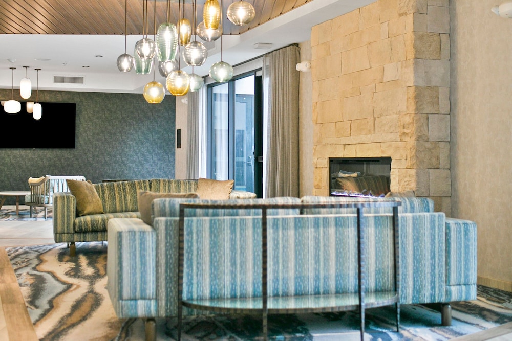 Fairfield Inn & Suites by Marriott San Diego Pacific Beach - photo 9