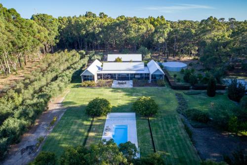 Wildwood Grove I Private Properties — Yallingup