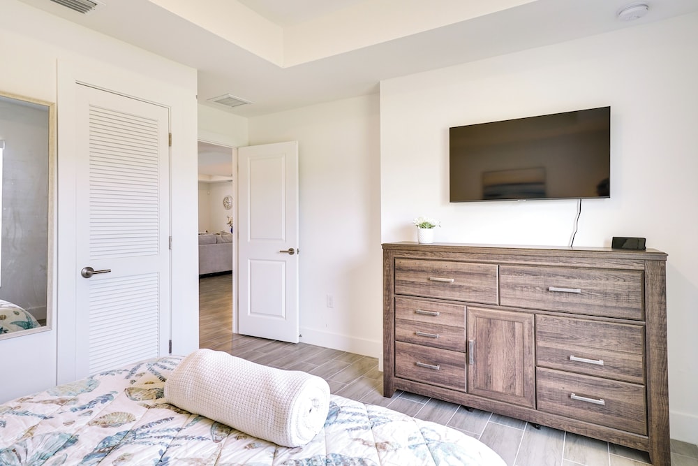 Furnished Lanai and Yard Comfy Lehigh Acres Getaway — Lehigh Acres — photo 2