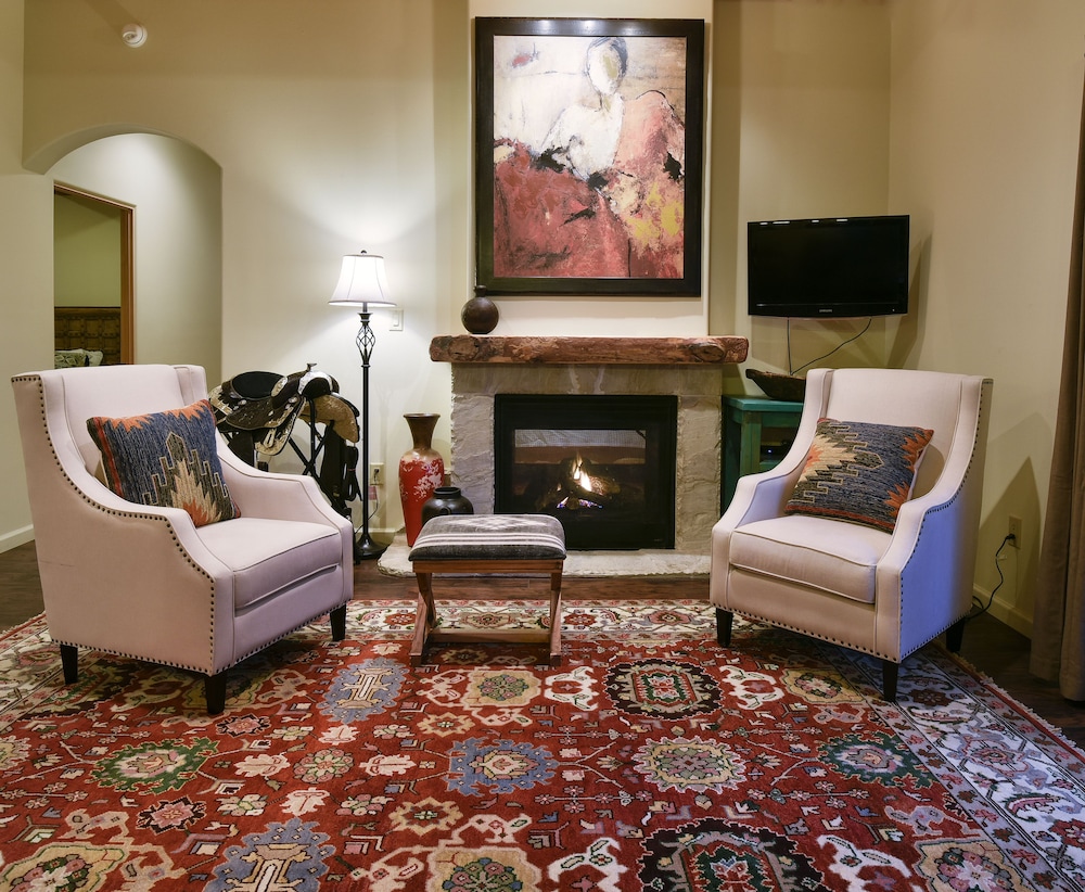 The Abiquiu Inn - photo 25